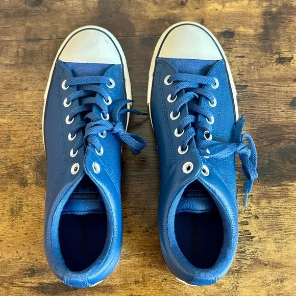Converse leather low top shoes