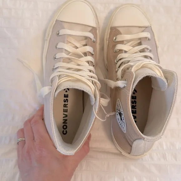 CONVERSE Women's Chuck Taylor Platform HighTop Cream Tan Classic Sneakers 7.5
