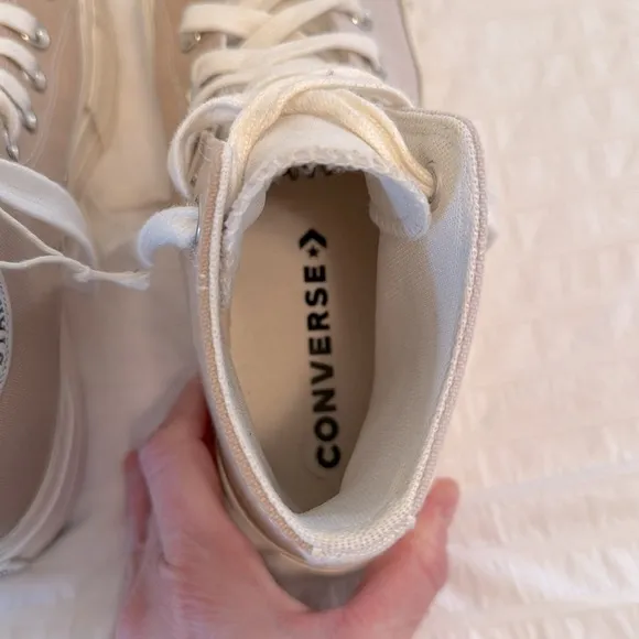 CONVERSE Women's Chuck Taylor Platform HighTop Cream Tan Classic Sneakers 7.5