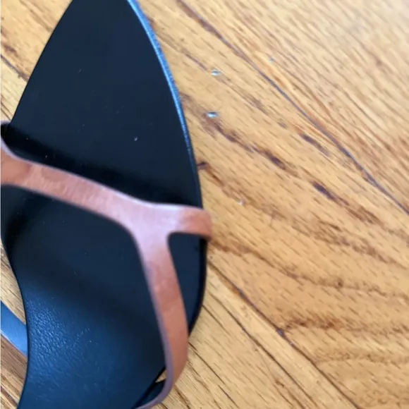 COPY - Saint Laurent Black and Tan Pointed-Toe Heels