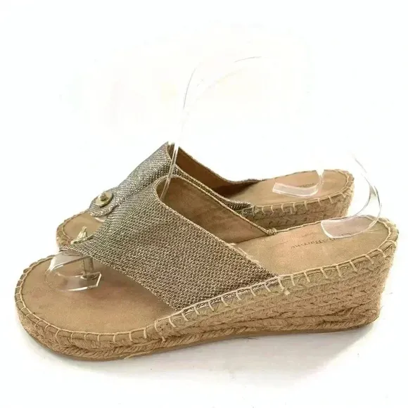 Croft &amp; Barrow sandals size 8.5 gold thong Espadrilles wedges costal granny