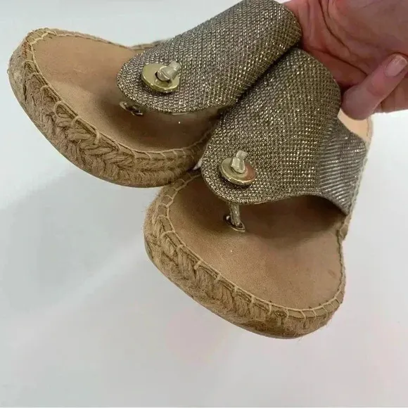 Croft &amp; Barrow sandals size 8.5 gold thong Espadrilles wedges costal granny