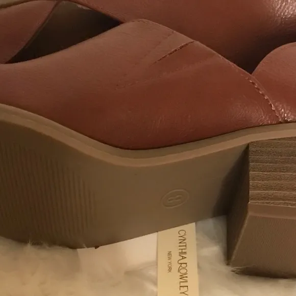 Cynthia Rowley Sz 8 Chunky Ankle Western 2”- Heeled Cinnamon Brown
