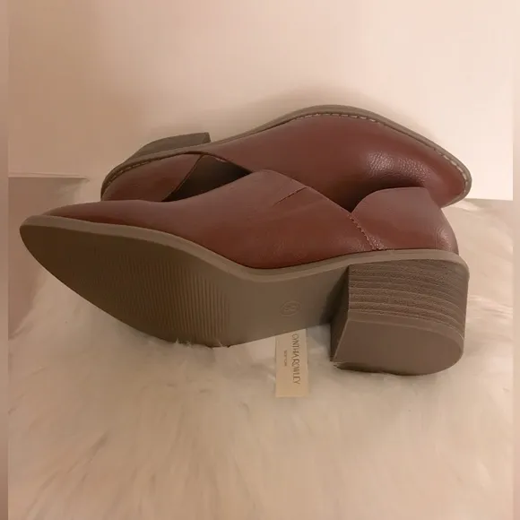 Cynthia Rowley Sz 8 Chunky Ankle Western 2”- Heeled Cinnamon Brown
