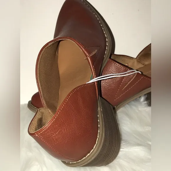 Cynthia Rowley Sz 8 Chunky Ankle Western 2”- Heeled Cinnamon Brown