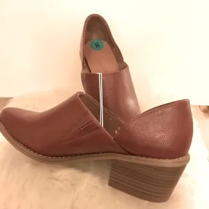 Cynthia Rowley Sz 8 Chunky Ankle Western 2”- Heeled Cinnamon Brown