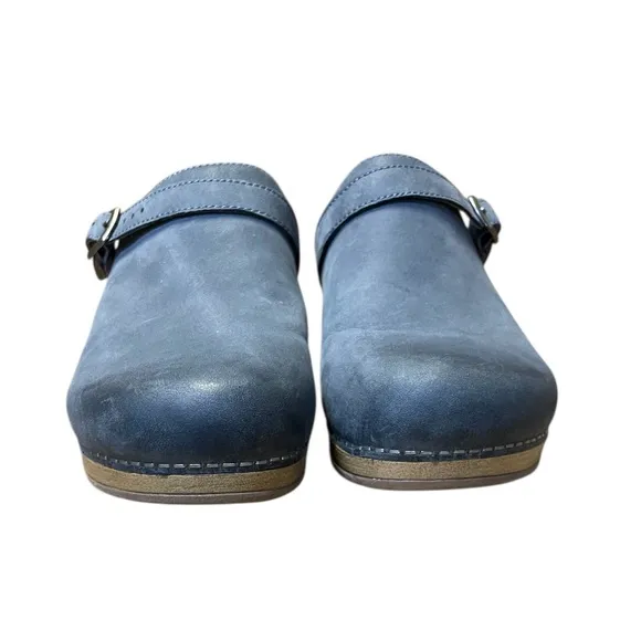 Dansko Berry Denim Burnished Nubuck Clog Size 38 8 Woodgrain Sole Leather Shoes