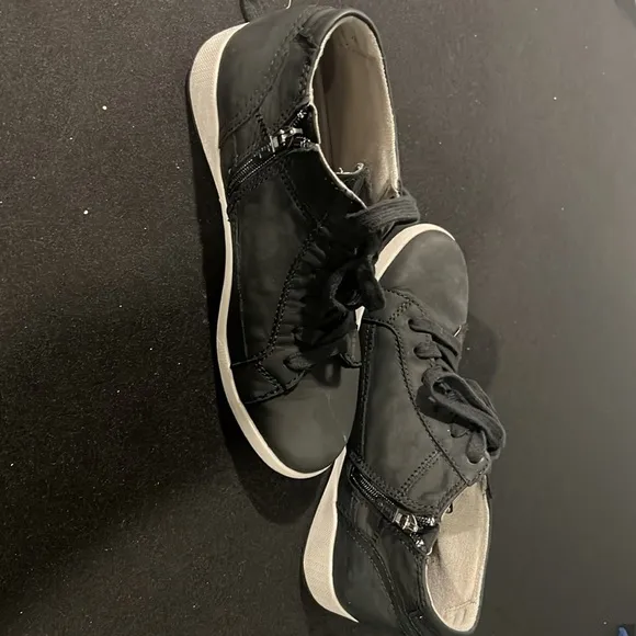 {Dansko} Gym shoes
