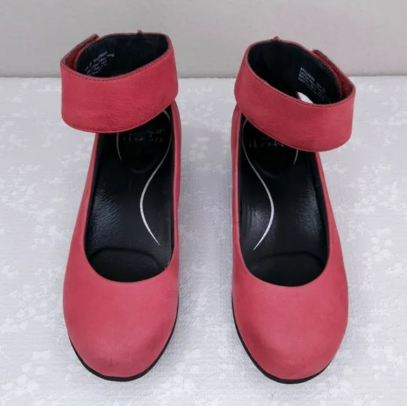DANSKO Lulu Wedge