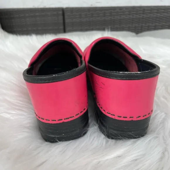 Dansko - pink clogs - size 34 (size 4 US)
