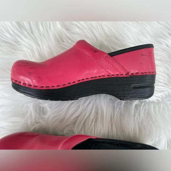 Dansko - pink clogs - size 34 (size 4 US)