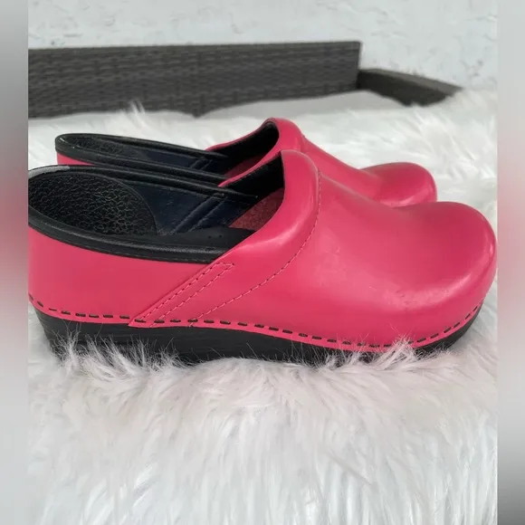 Dansko - pink clogs - size 34 (size 4 US)