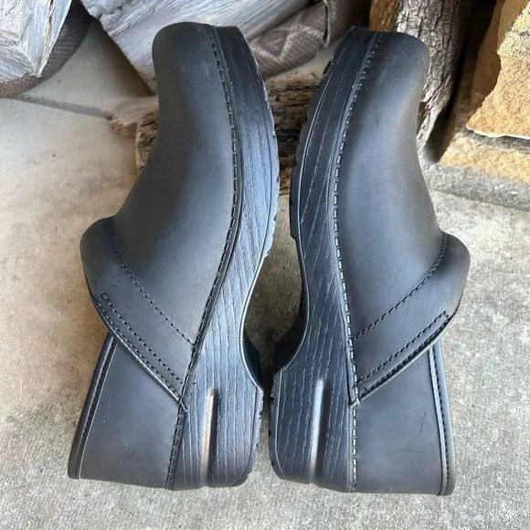 Dansko professional slip on black clog shoes for long shift hours Sz-38(7.5-8) L