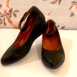 Dansko Women’s Shaylee Wedge Black Mary Jane Style 39 or 9
