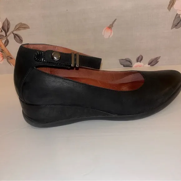 Dansko Women’s Shaylee Wedge Black Mary Jane Style 39 or 9
