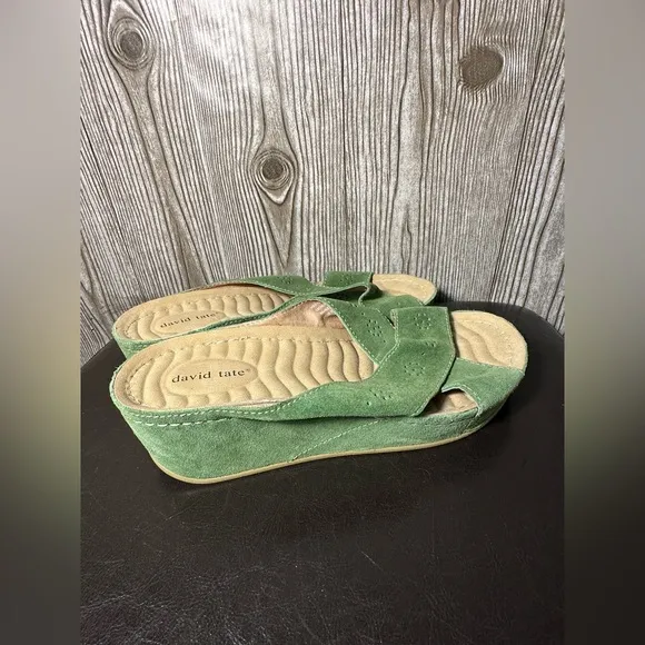 David Tate Green Suede Savannah Platform Wedge Sandals Sz 10W NWOB