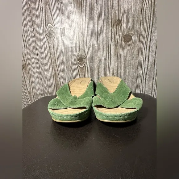 David Tate Green Suede Savannah Platform Wedge Sandals Sz 10W NWOB
