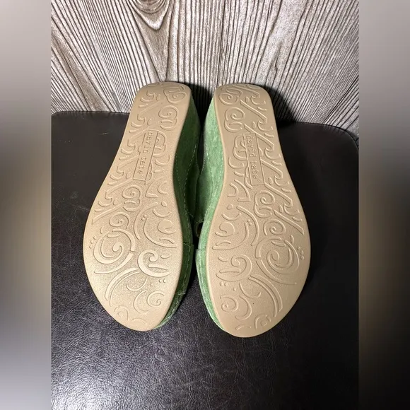 David Tate Green Suede Savannah Platform Wedge Sandals Sz 10W NWOB