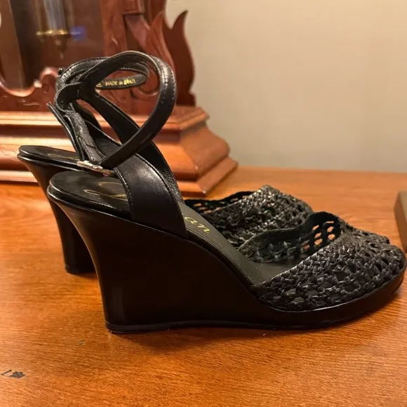 Delman Black Leather Woven Peep toe Sandals 4” heel Size 9.5 MSRP $295