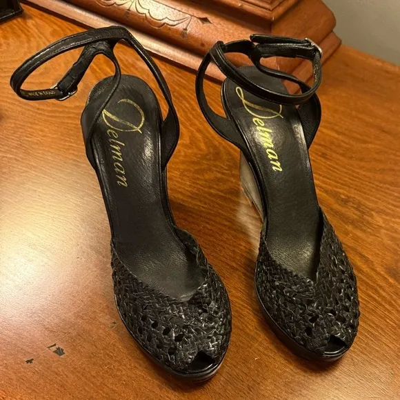 Delman Black Leather Woven Peep toe Sandals 4” heel Size 9.5 MSRP $295