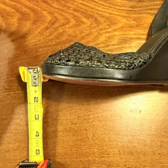 Delman Black Leather Woven Peep toe Sandals 4” heel Size 9.5 MSRP $295