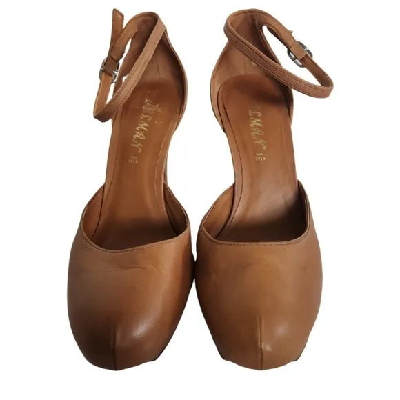 Delman Vintage Camel Brown Leather Pumps