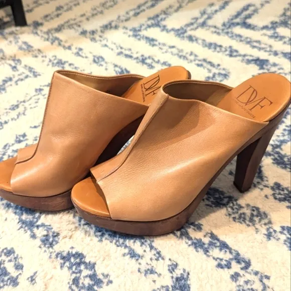 Diane von Furstenberg Platform Faye Sandals Size 9.5