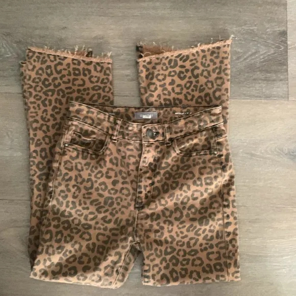 DL1961 High Rise Jeans Cropped Jaguar Animal Print Jeans 25