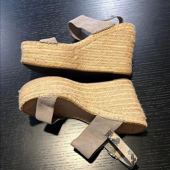 Dolce Vita Grey &amp; Snake Skin Platform Sandals size 8.5