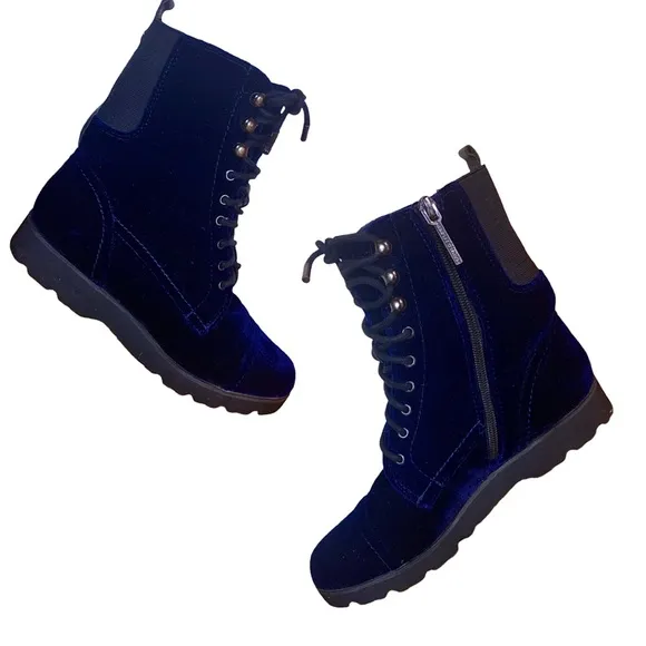 DONALD J. PLINER &quot;CAILEN&quot; BLUE &amp; BLACK VELOUR COMBAT BOOTS (7M)