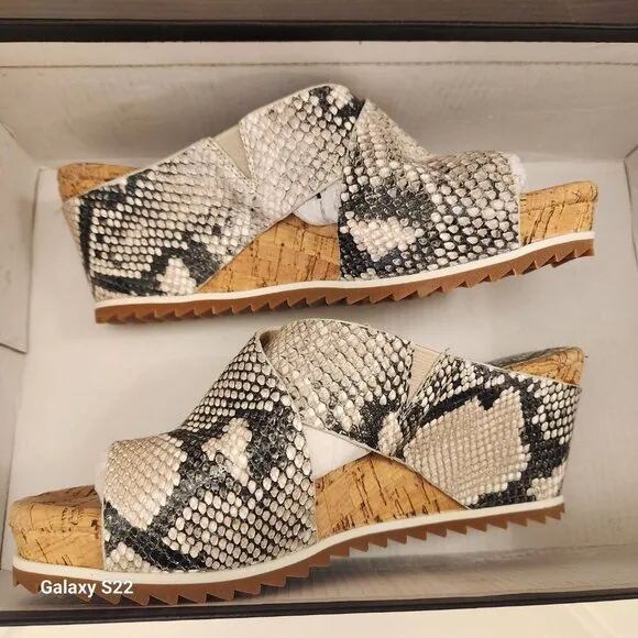 Donald Pliner &quot;Sisu&quot; Python Print Wedge Sandals. NIB. Size 36/5.5