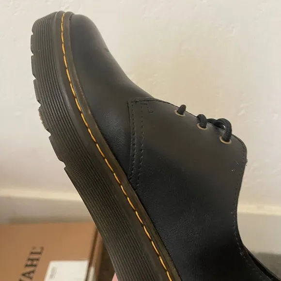 Dr. “Doc” Martens Zavala Lo Black Leather Oxford Men 8
