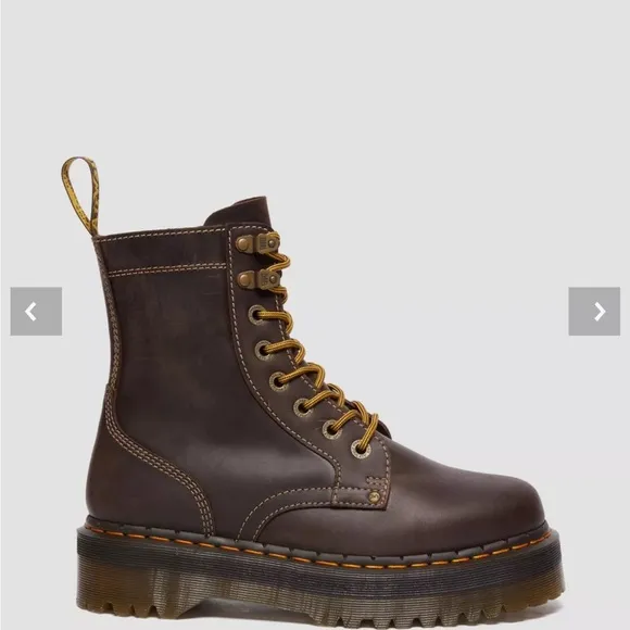 DR MARTEN BROWN BOOTS