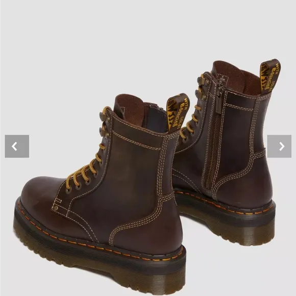 DR MARTEN BROWN BOOTS