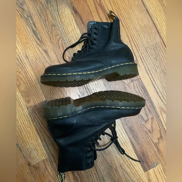 Dr Martens 1460 pascal black boots