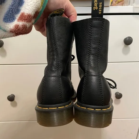 Dr Martens 1460 pascal black boots