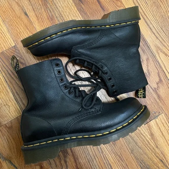 Dr Martens 1460 pascal black boots