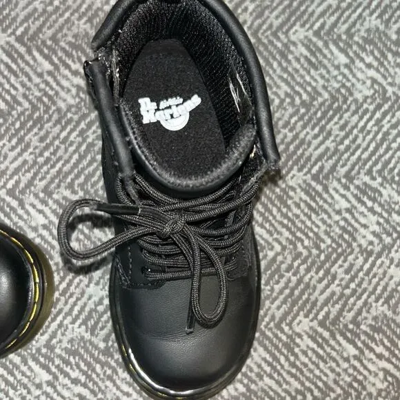 Dr martens black toddler boots sz 8