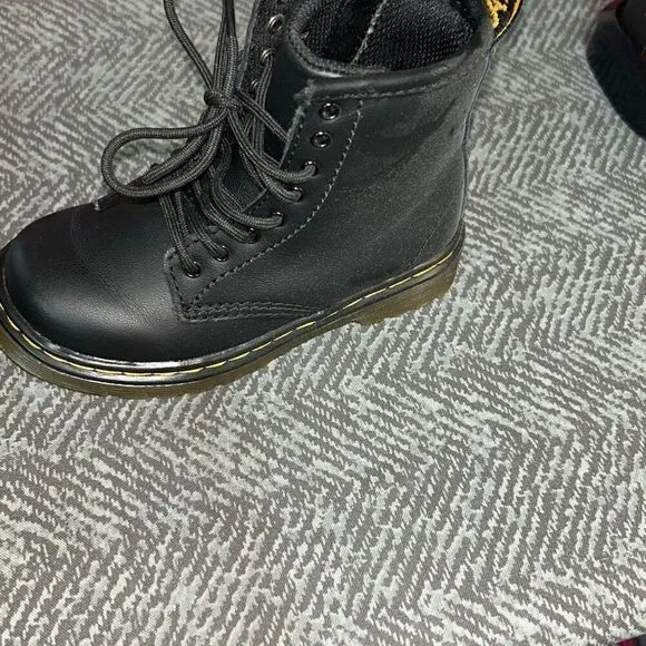 Dr martens black toddler boots sz 8
