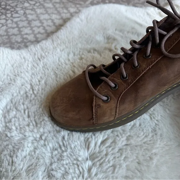 Dr. Martens Calmont Lace-Up Oxford Mens Size 13 Brown Leather Low Top Sneakers
