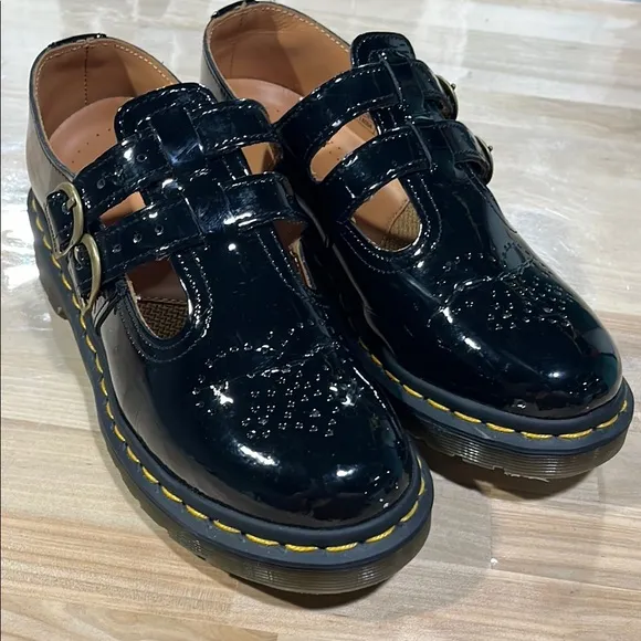 Dr. Martens doc Marten Mary Jane Black Patent Leather Mary Jane Shoes women’s 7
