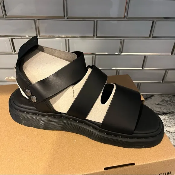 Dr. Martens Docs GRYPHON Leather Chunky Sandals Women’s Size 9 Sandals Shoes NEW