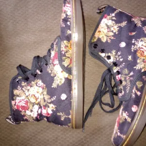 Dr Martens Floral Lace Up Boots Vintage Y2K 10 Like New