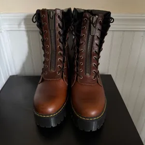 Dr. Martens kamilla boots size 9