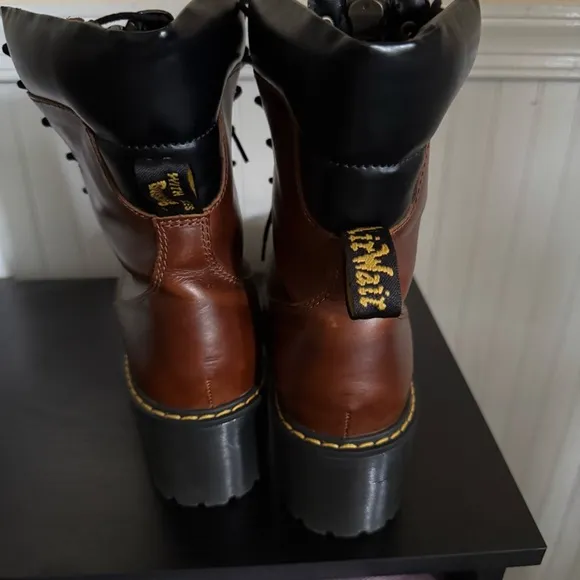 Dr. Martens kamilla boots size 9