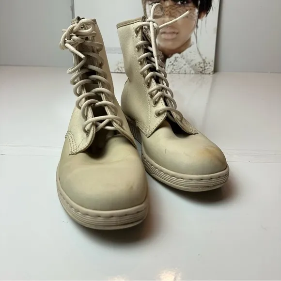 Dr. Martens Newton Boots