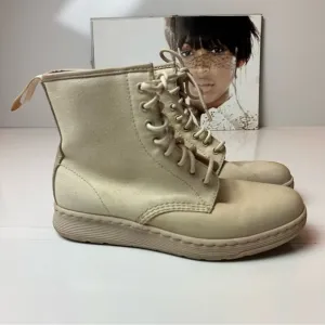 Dr. Martens Newton Boots