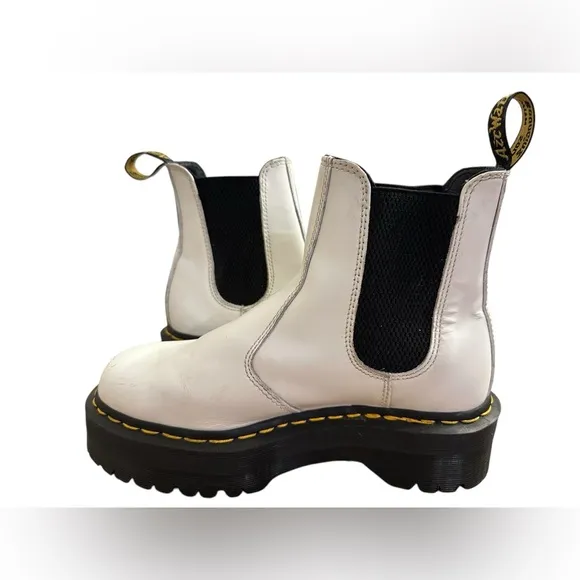 Dr Martens Quad Chelsea Boots Womens US 7 White Leather Chunky Lug Platform 2976