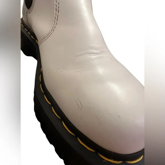 Dr Martens Quad Chelsea Boots Womens US 7 White Leather Chunky Lug Platform 2976