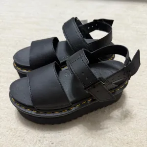 Dr Martens Voss Quad Black Platform Sandals Women's Size 6 Goth NEW